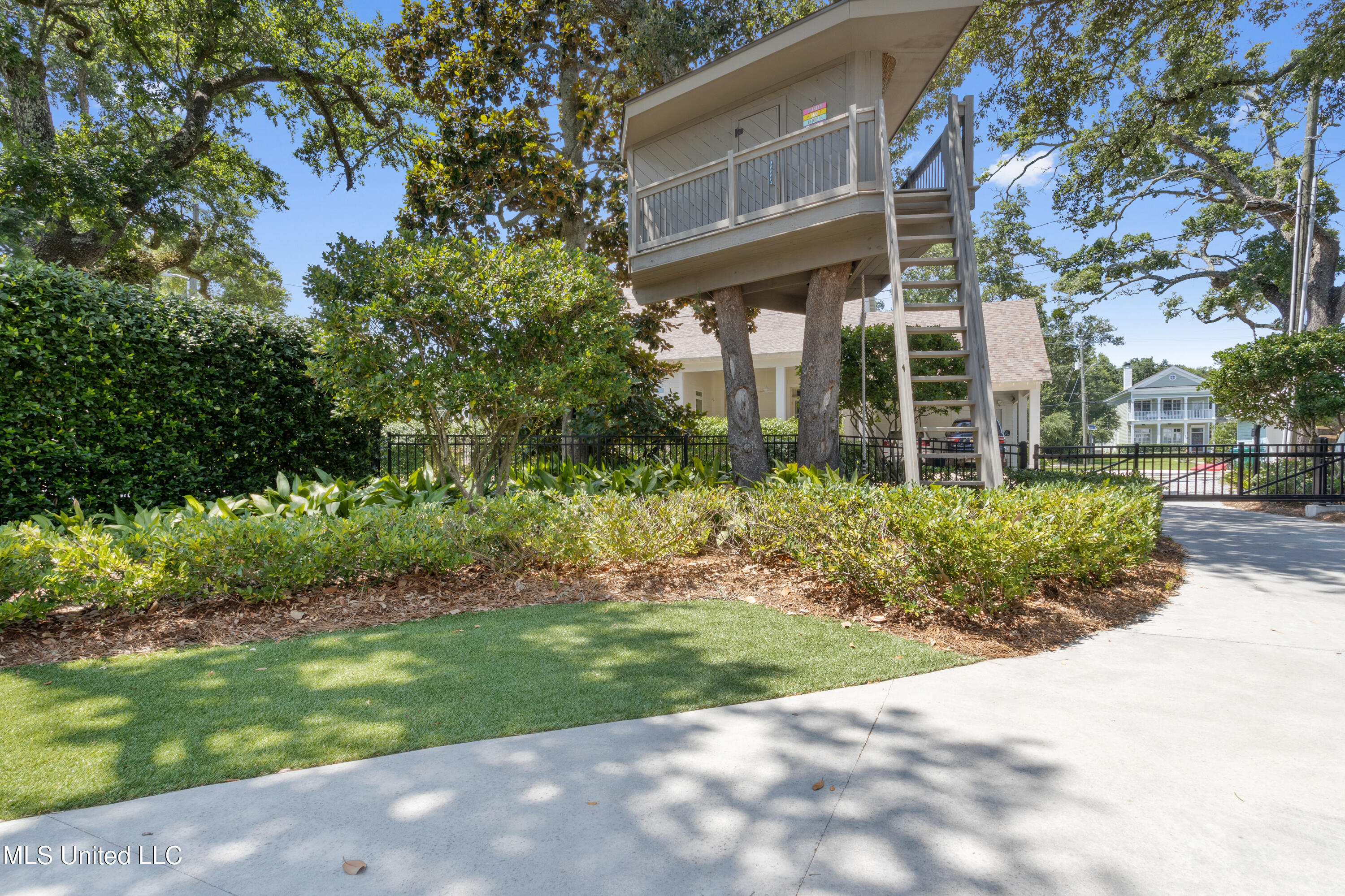 922 E Beach Boulevard Property Photo 124