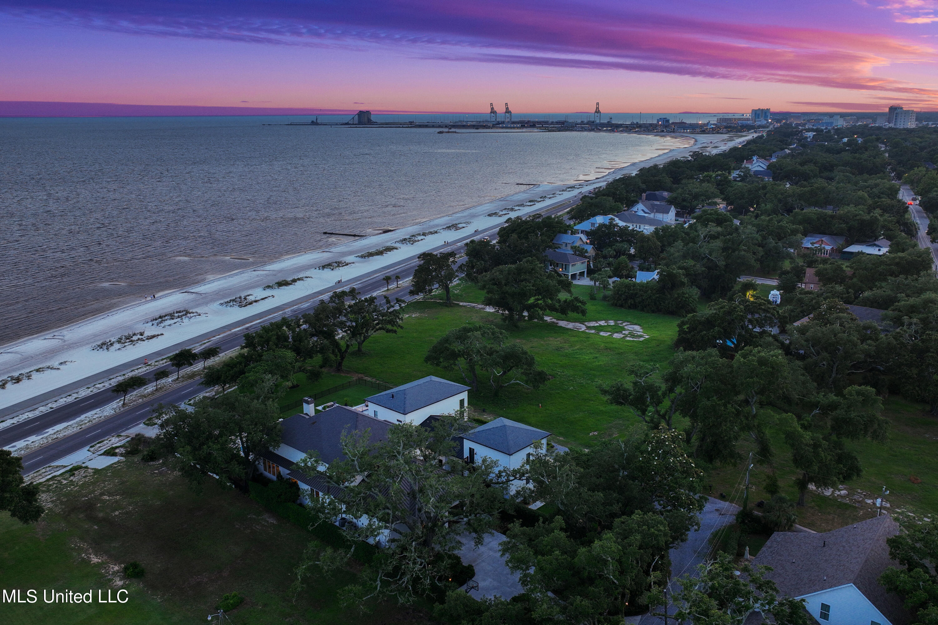 922 E Beach Boulevard Property Photo 127