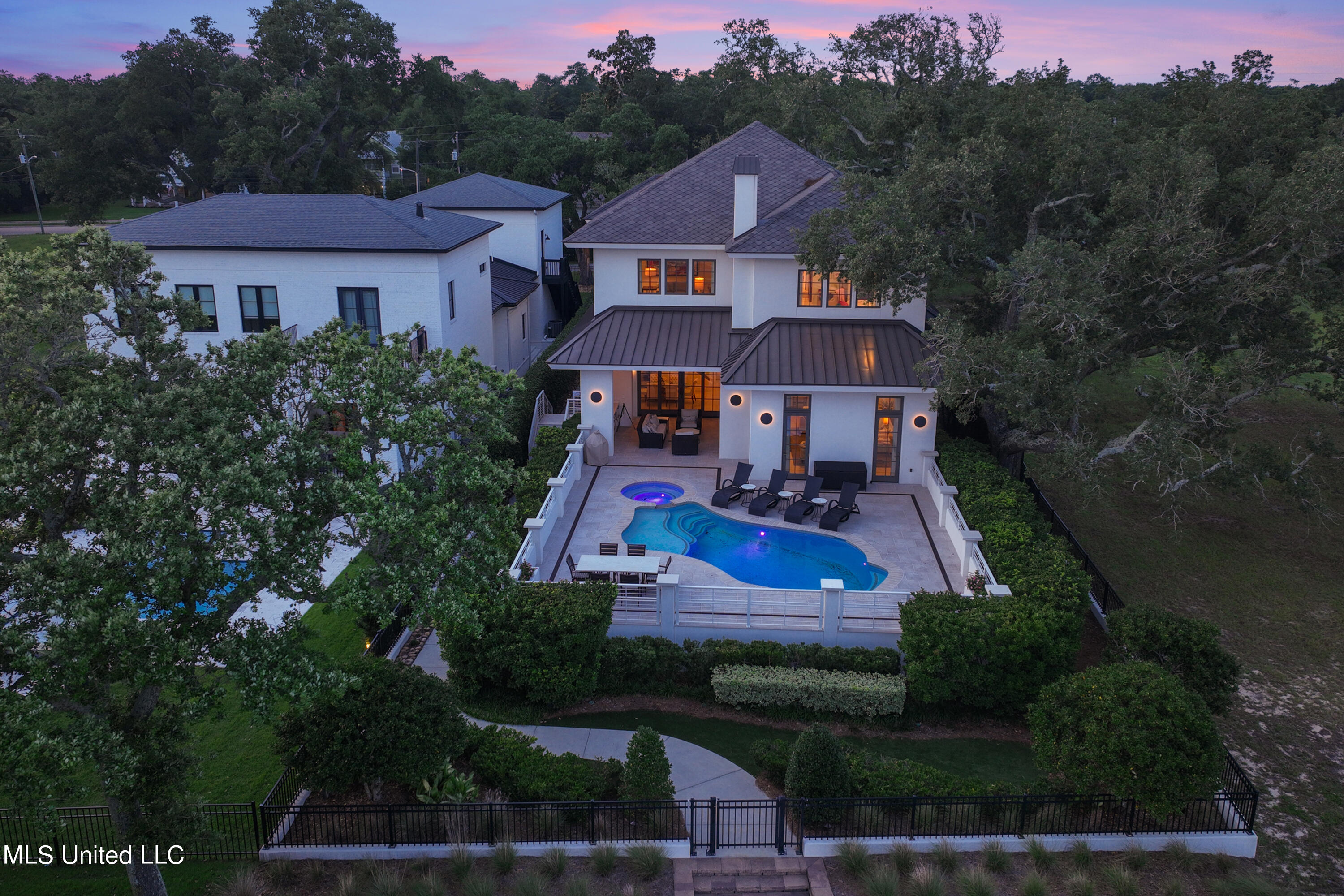 922 E Beach Boulevard Property Photo 141