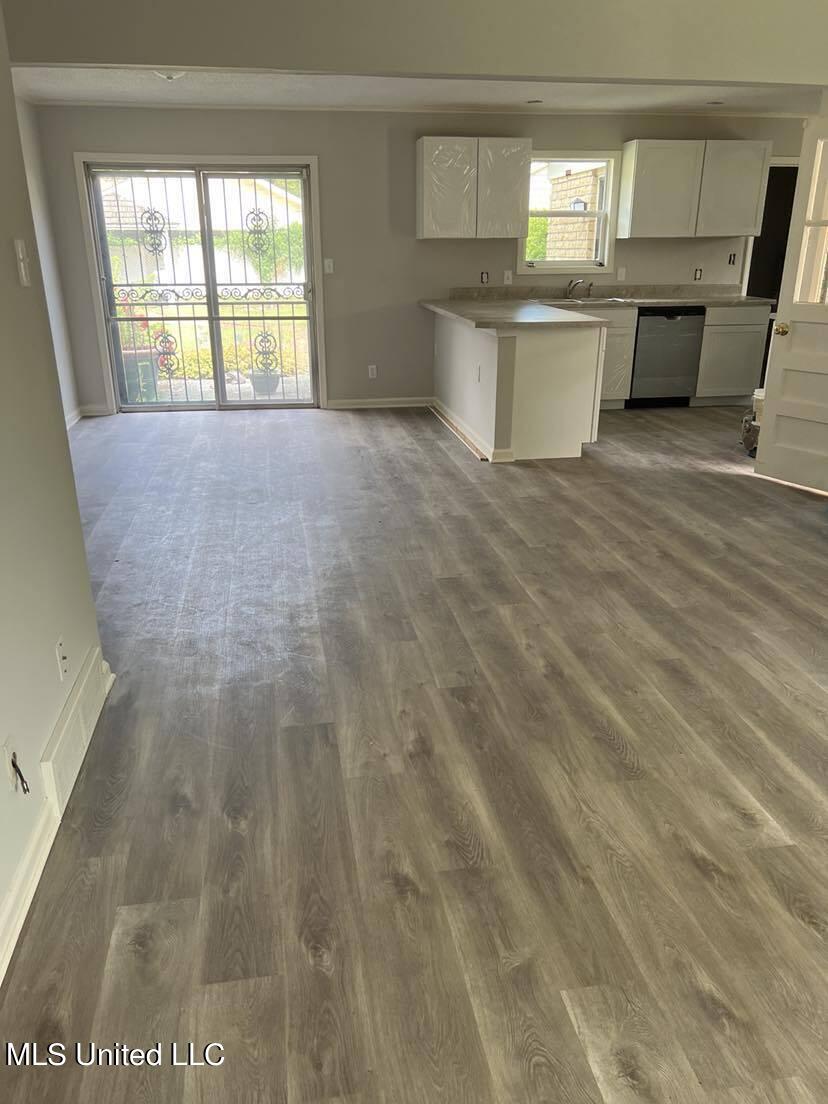 8376 Cedarcrest Drive Property Photo 2