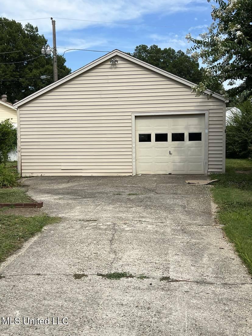 8376 Cedarcrest Drive Property Photo 13