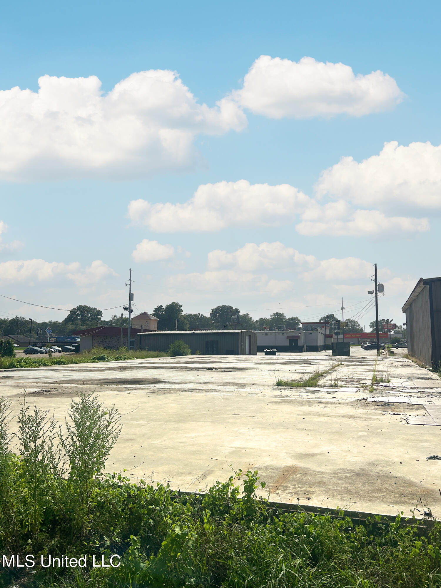 Professional Plaza Property Photo 1