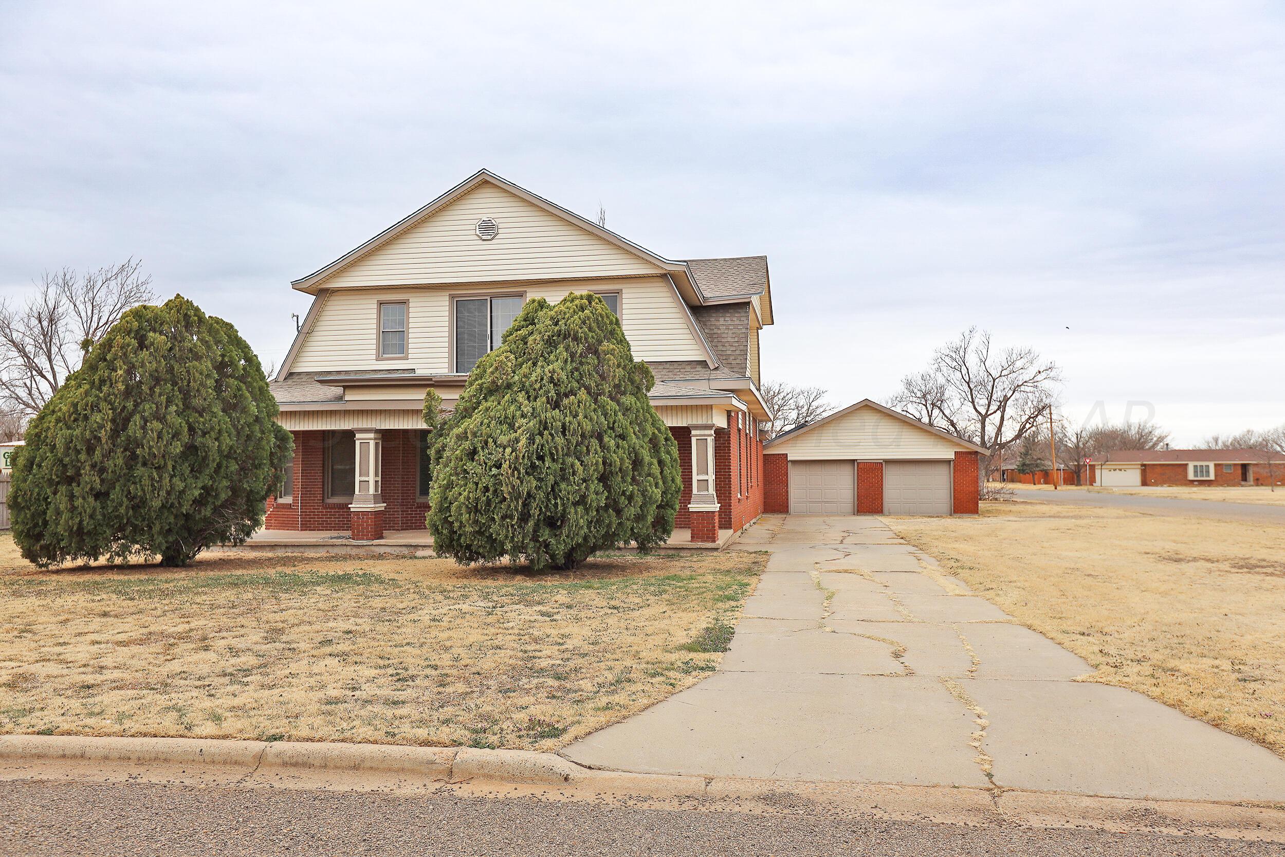 1111 Charles Property Photo 1