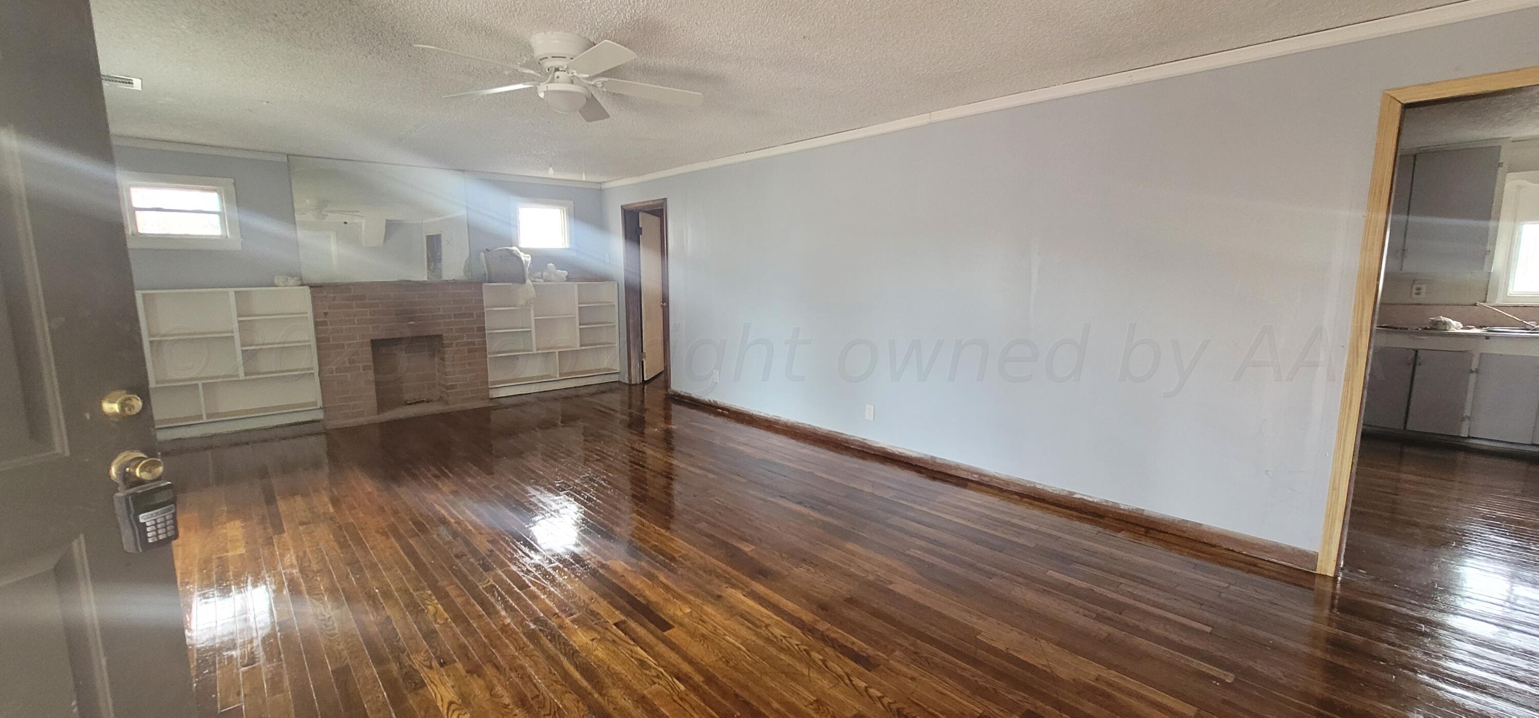 807 N Lincoln Street Property Photo 1