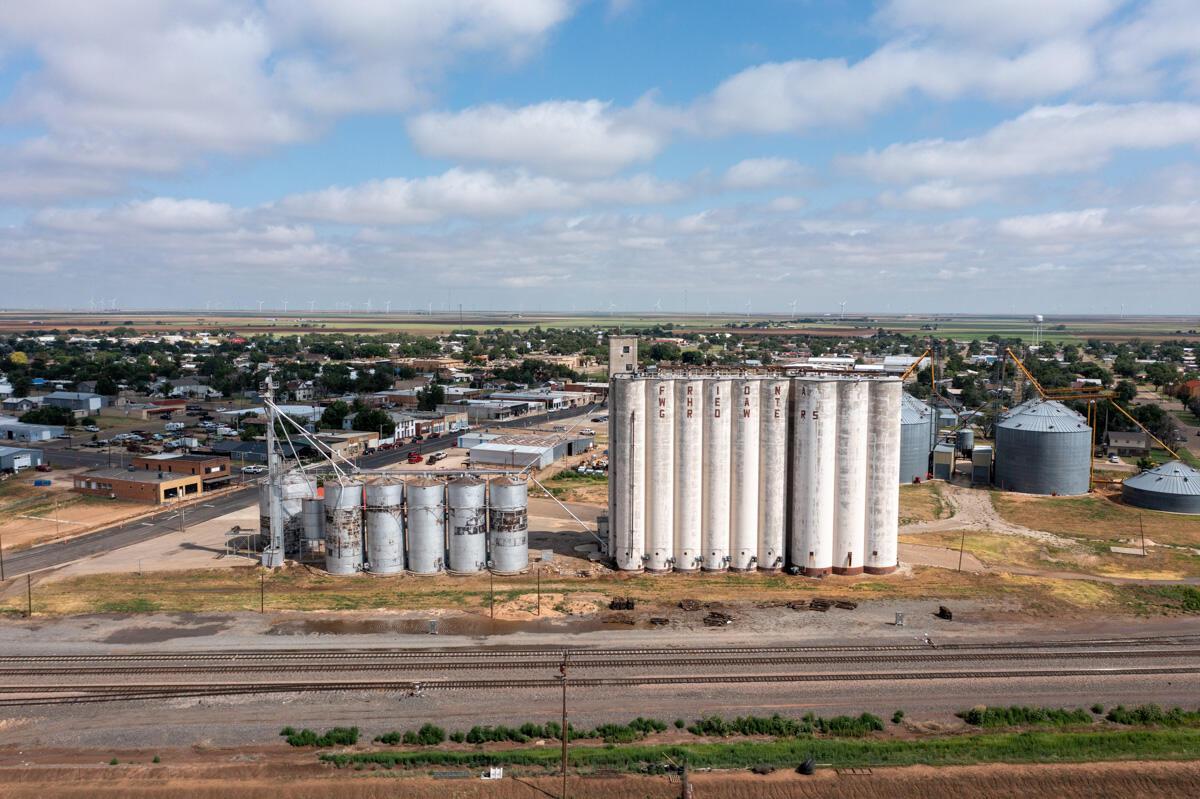 Santa Fe Grain Facility Property Photo 1