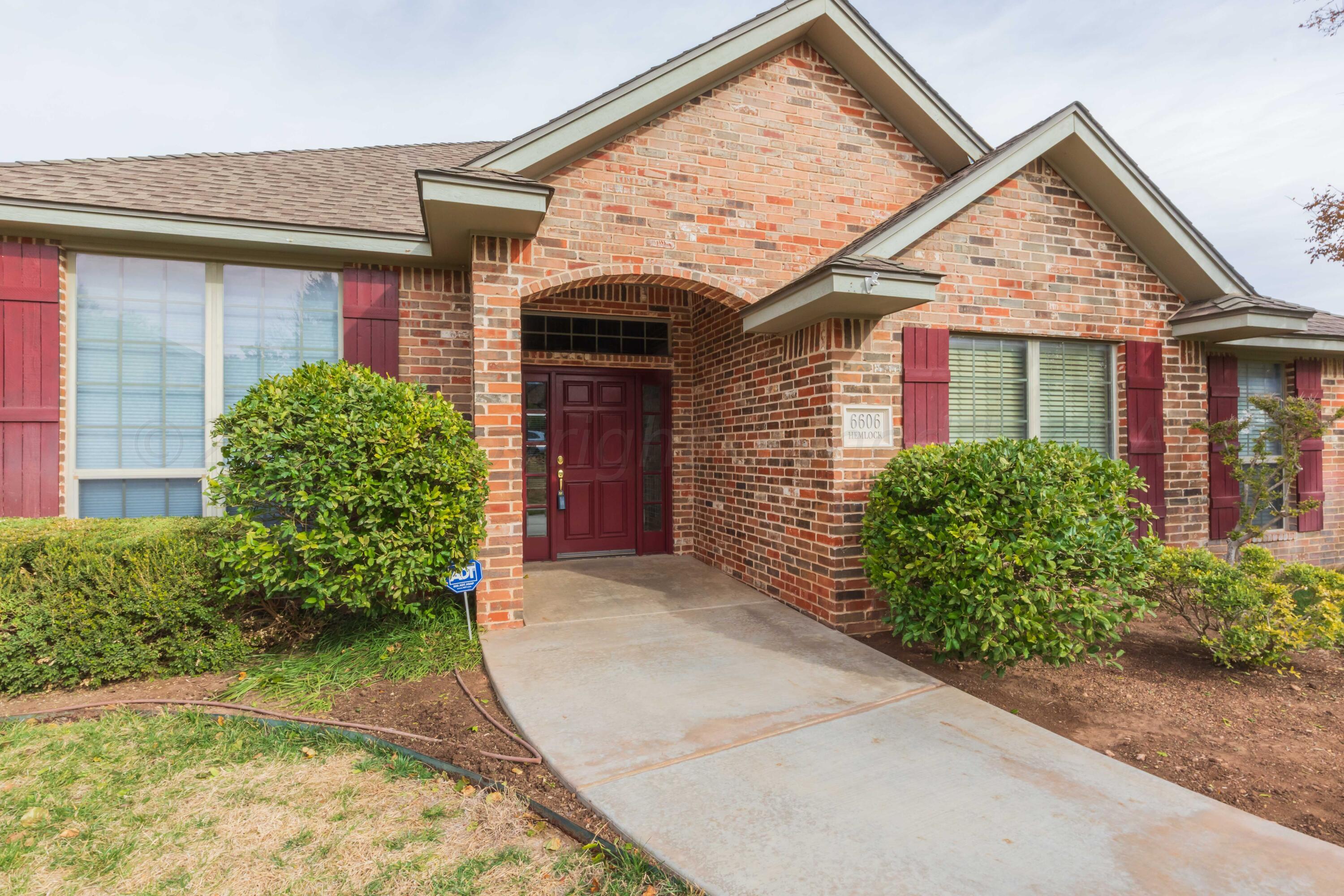 6606 Hemlock Place Property Photo 3
