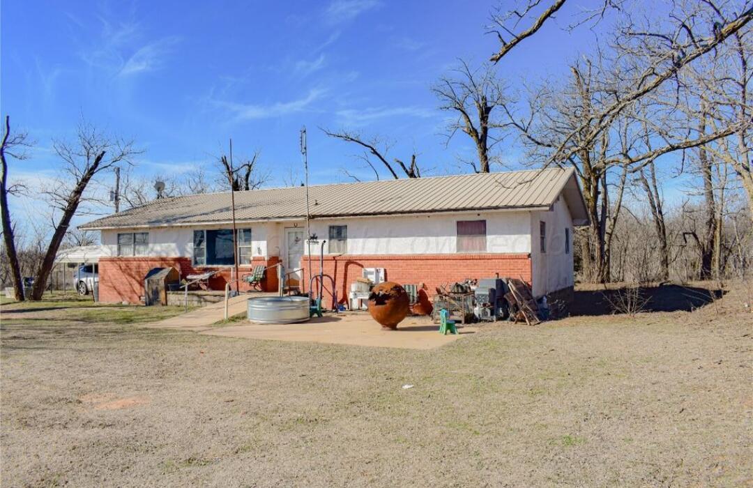 10567 N 1670 Road Property Photo 1