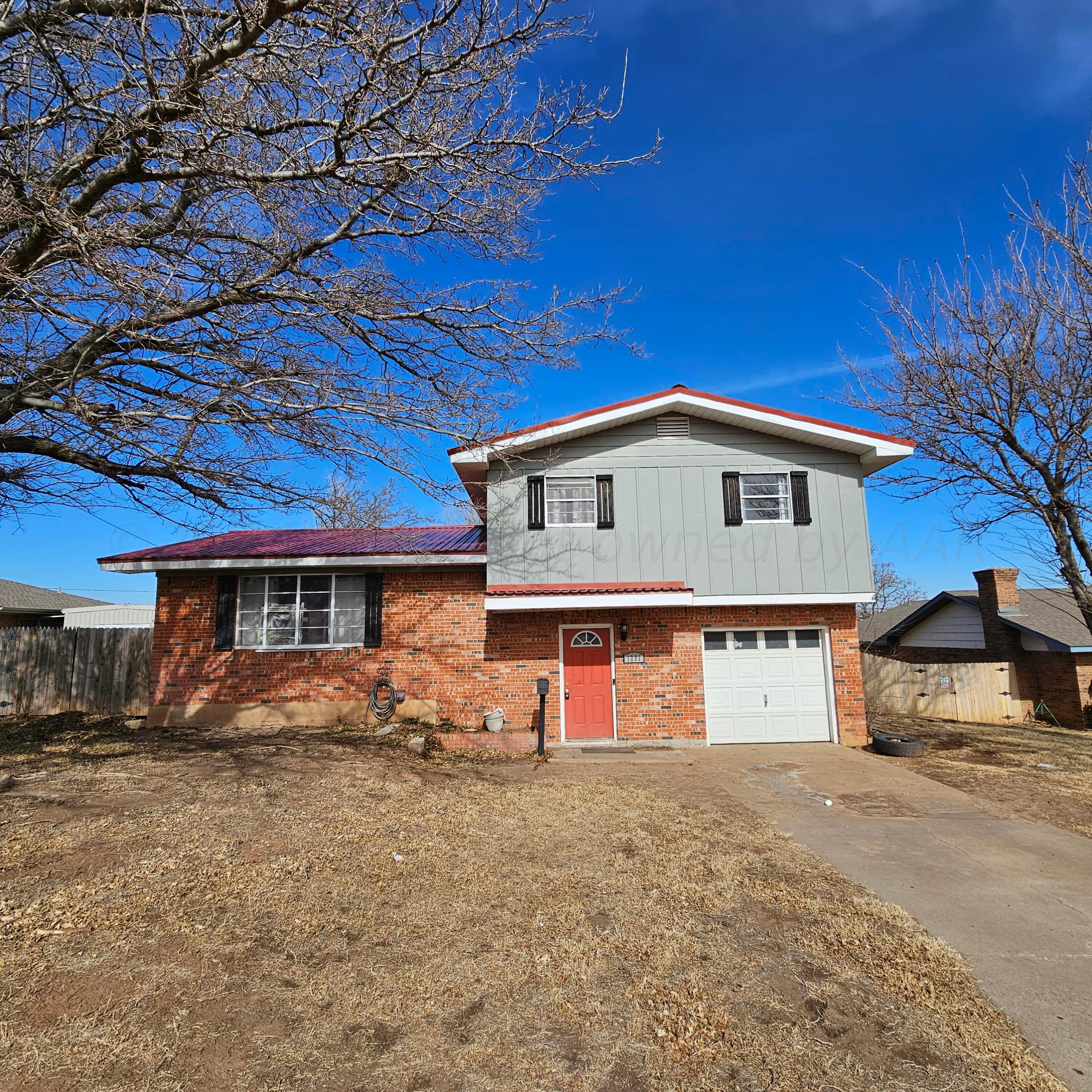 1201 Evergreen Street Property Photo 1