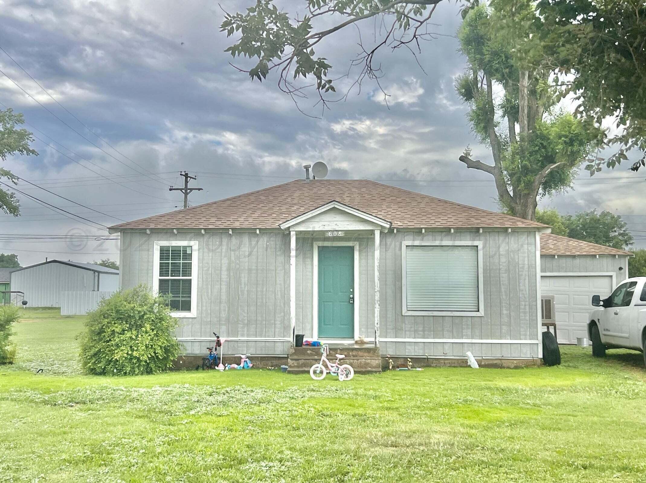 608 S Williston Property Photo