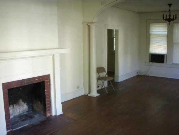 309 34th St Property Photo 2