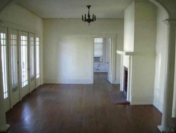 309 34th St Property Photo 3