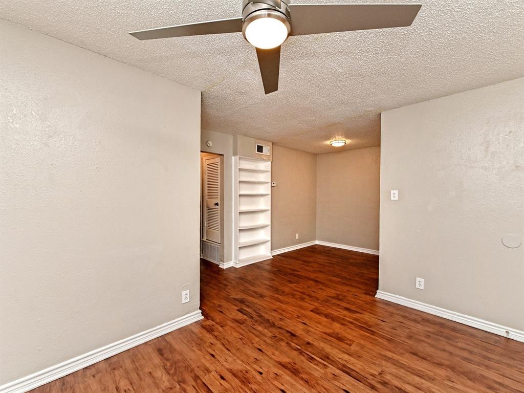 2401 Manor Rd 120 Property Photo 2