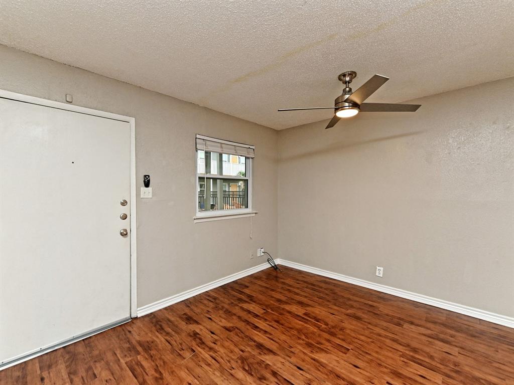 2401 Manor Rd 120 Property Photo 3
