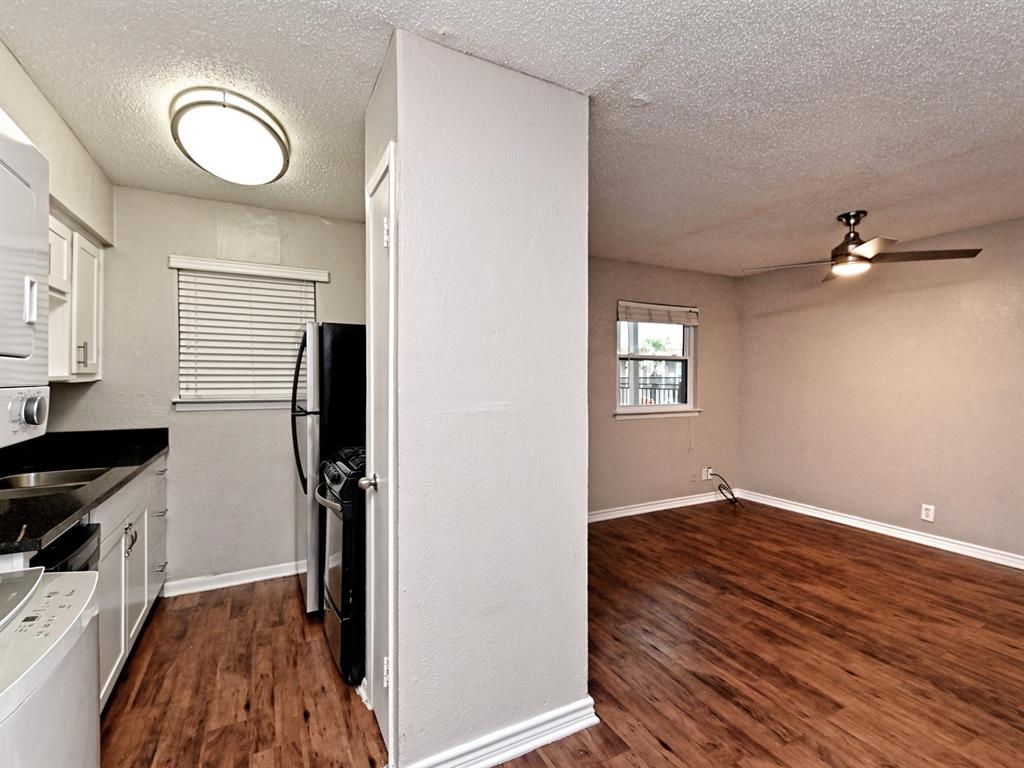 2401 Manor Rd 120 Property Photo 5