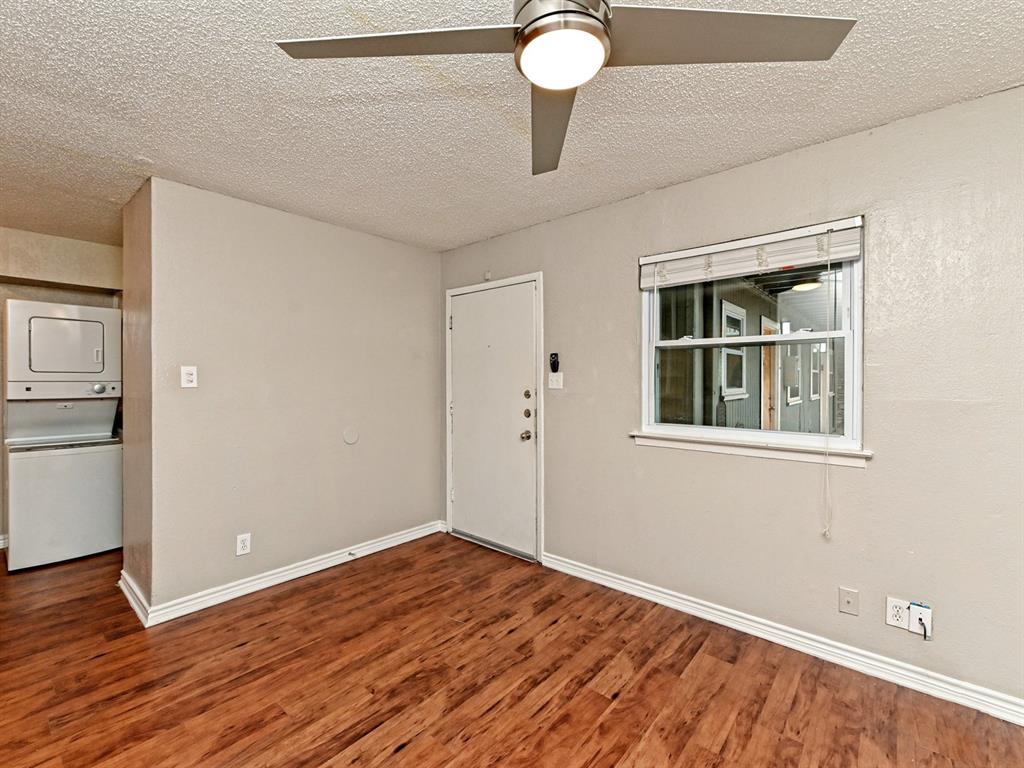 2401 Manor Rd 120 Property Photo 6