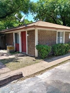 6504 S 1st St 104 Property Photo 1