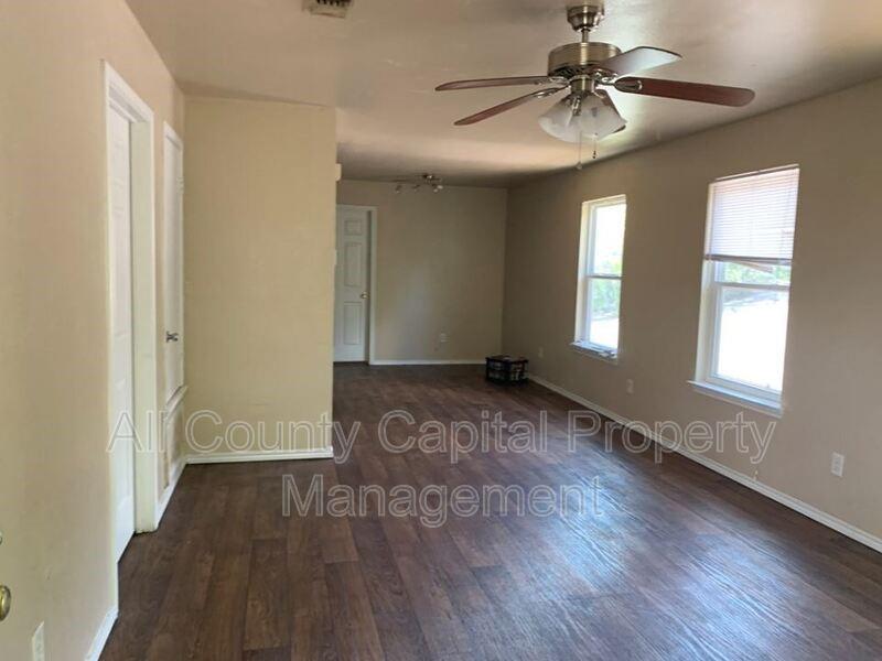 1011 Advance St 1011 Property Photo 2