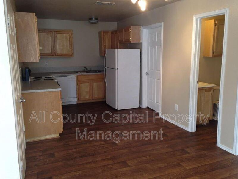 1011 Advance St 1011 Property Photo 4