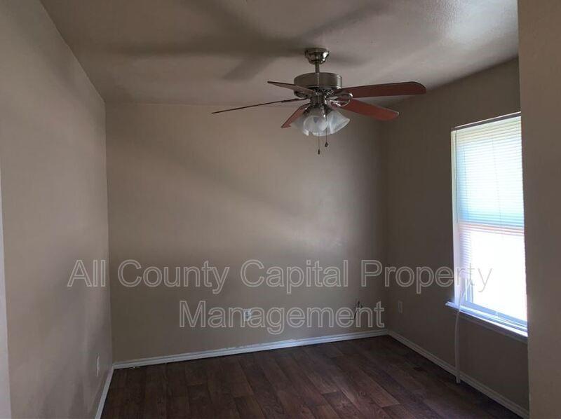 1011 Advance St 1011 Property Photo 7