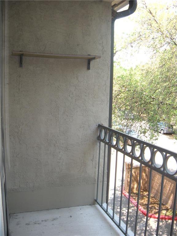 1910 Robbins Pl 210 Property Photo 13