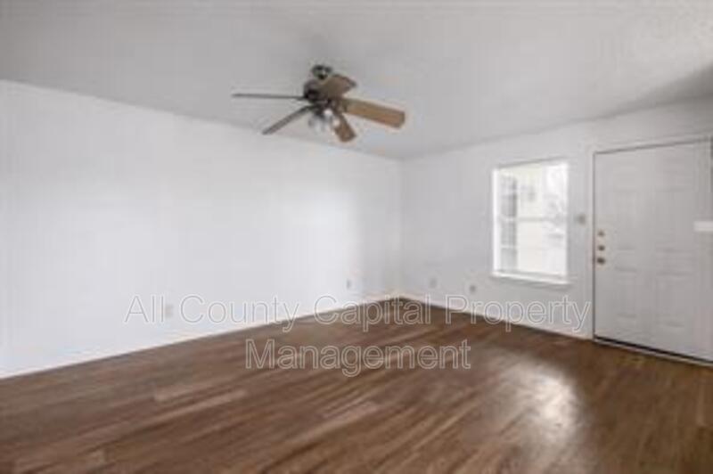 8418 Riverstone Dr D Property Photo 3