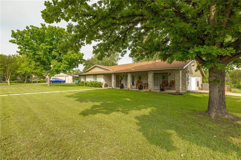 1401 Deer Run St Property Photo 3