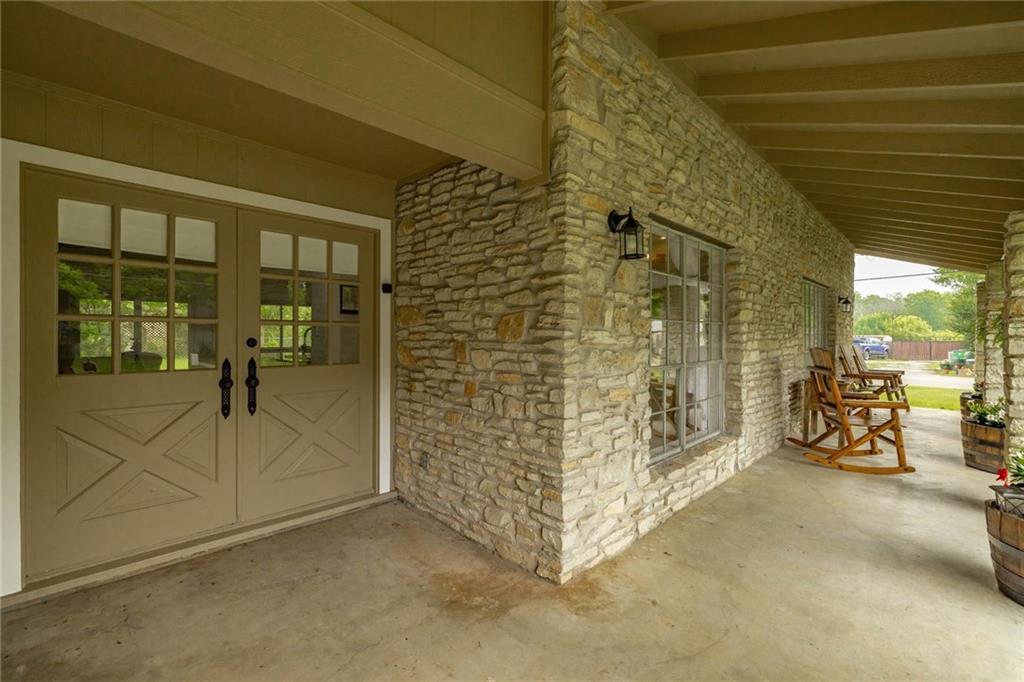 1401 Deer Run St Property Photo 5