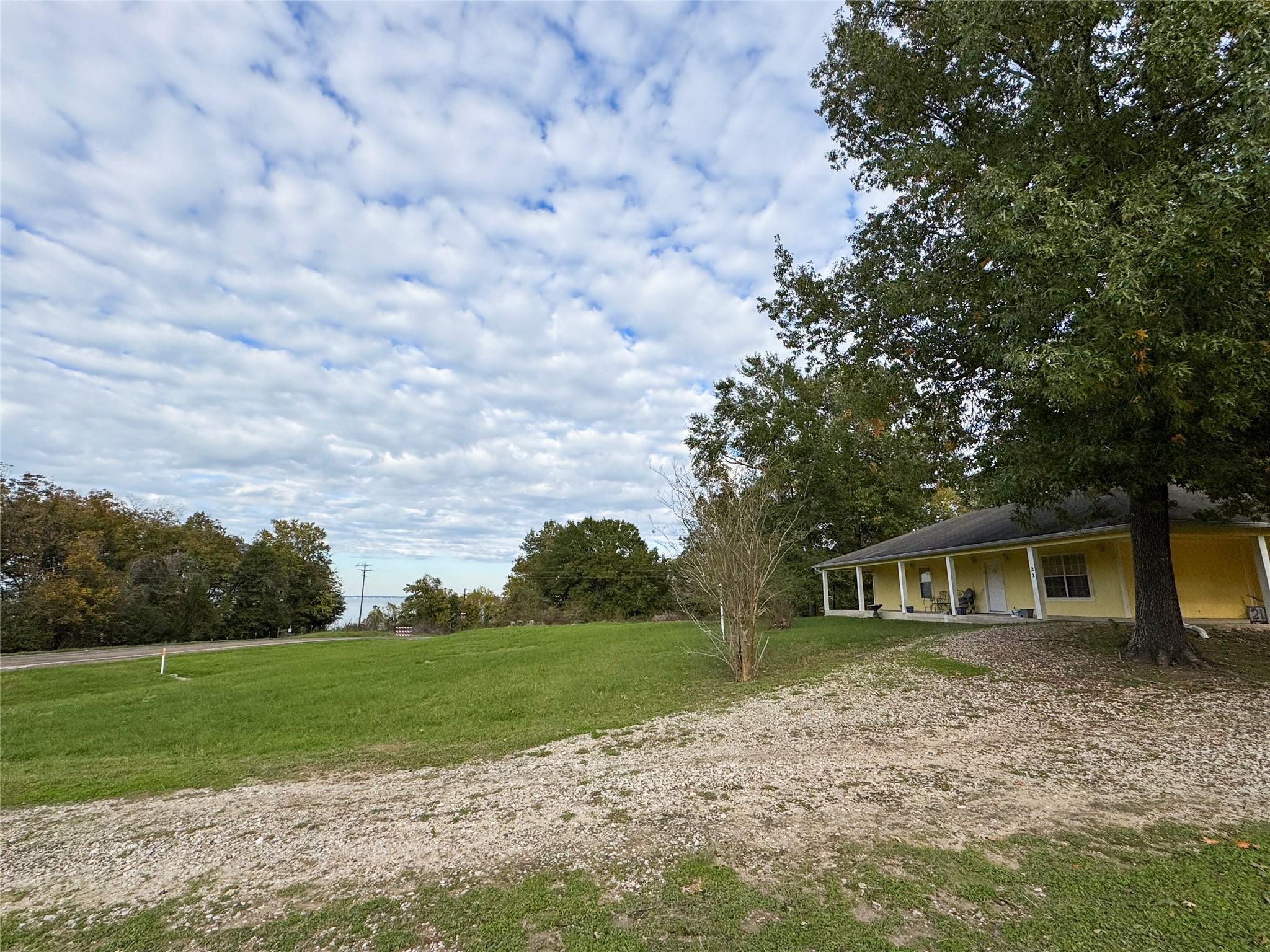 21 Anderson Ln Property Photo 2