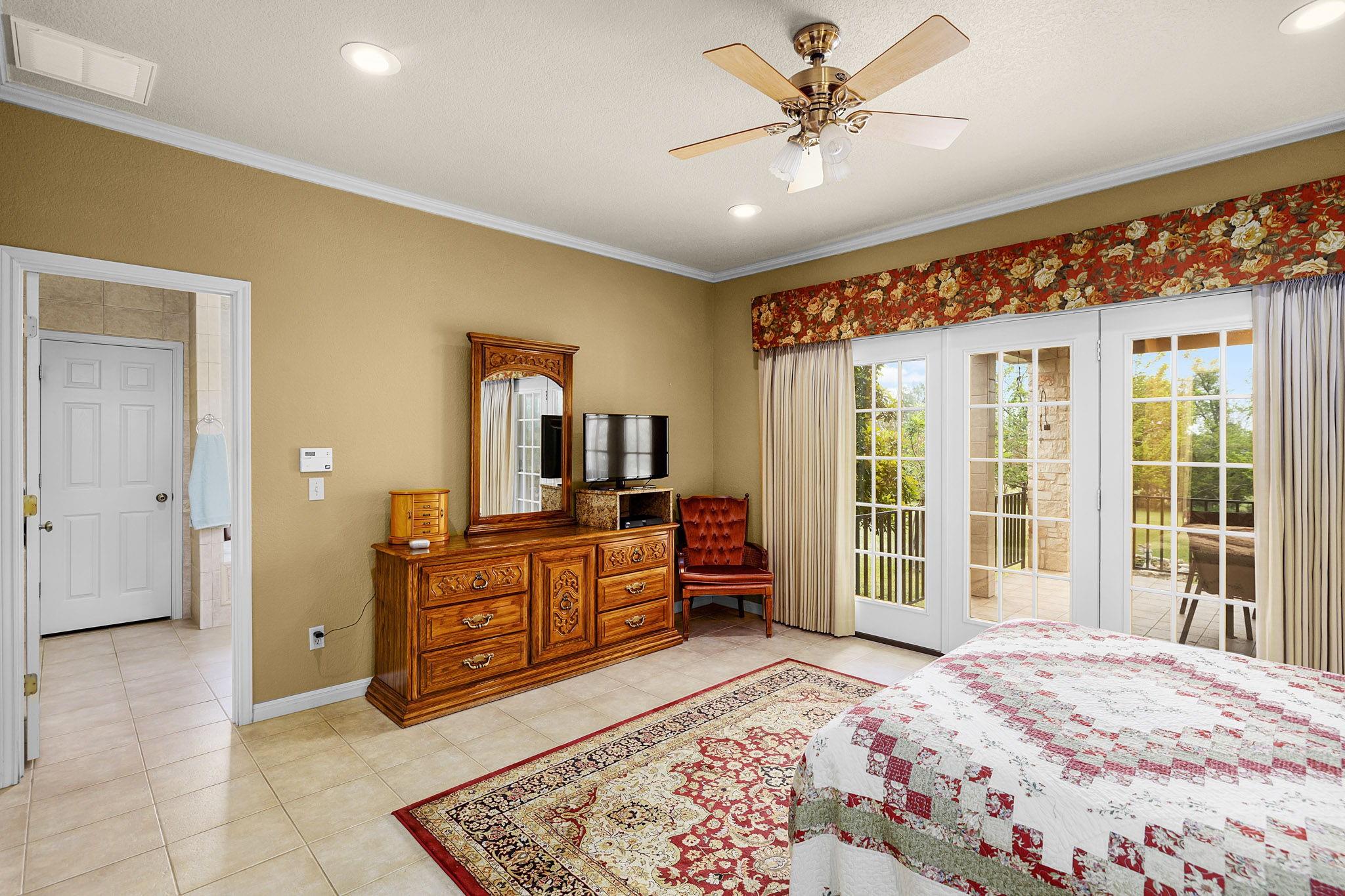 100 Blue Creek Dr Property Photo 25