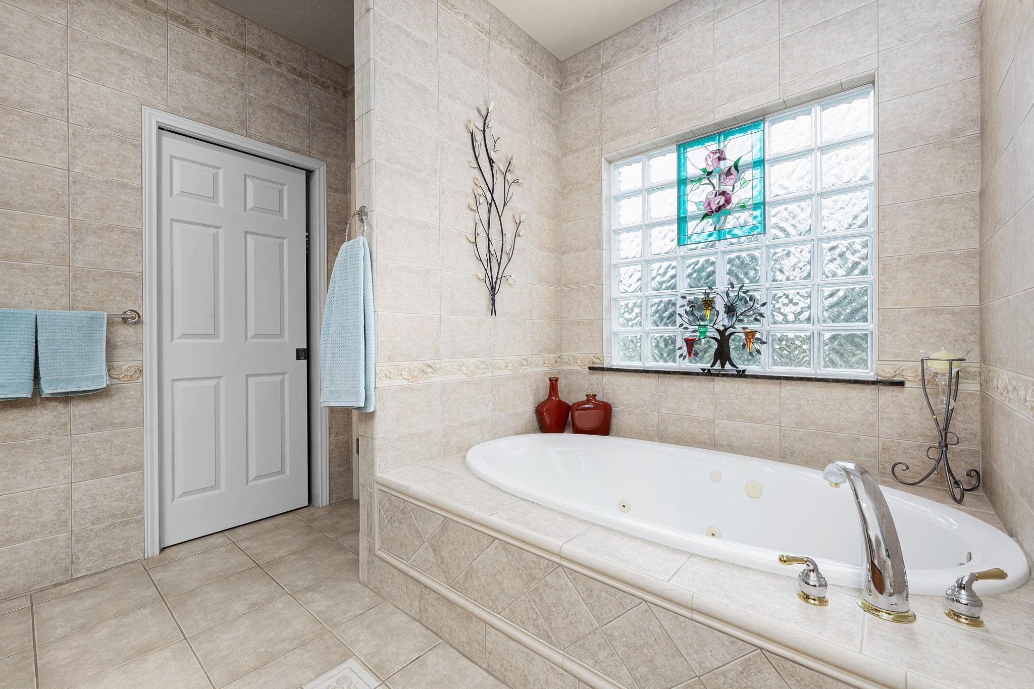 100 Blue Creek Dr Property Photo 28