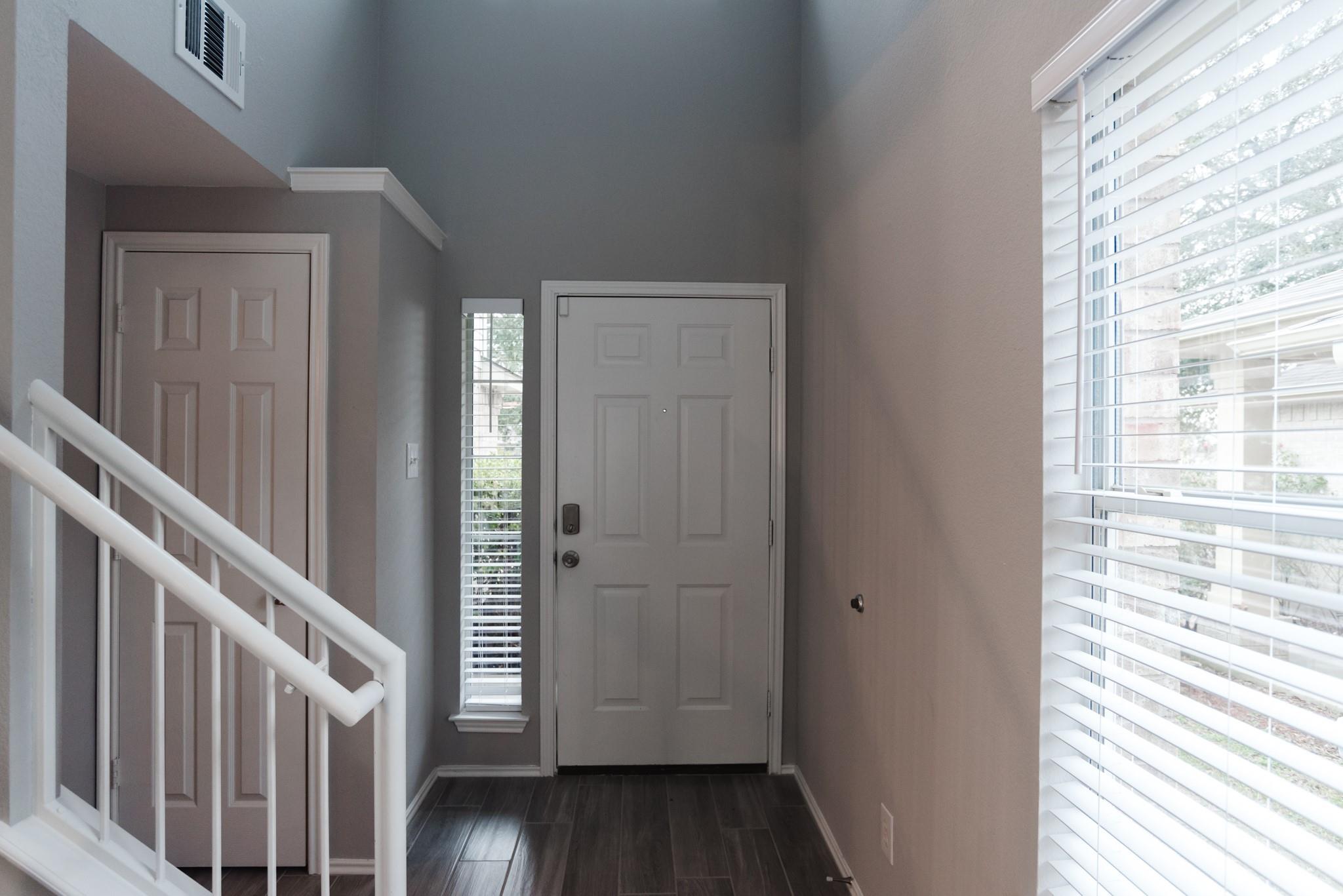 11608 Jim Thorpe Ln Property Photo 3