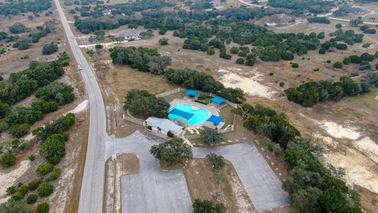 325 Ridge Pt Property Photo 8