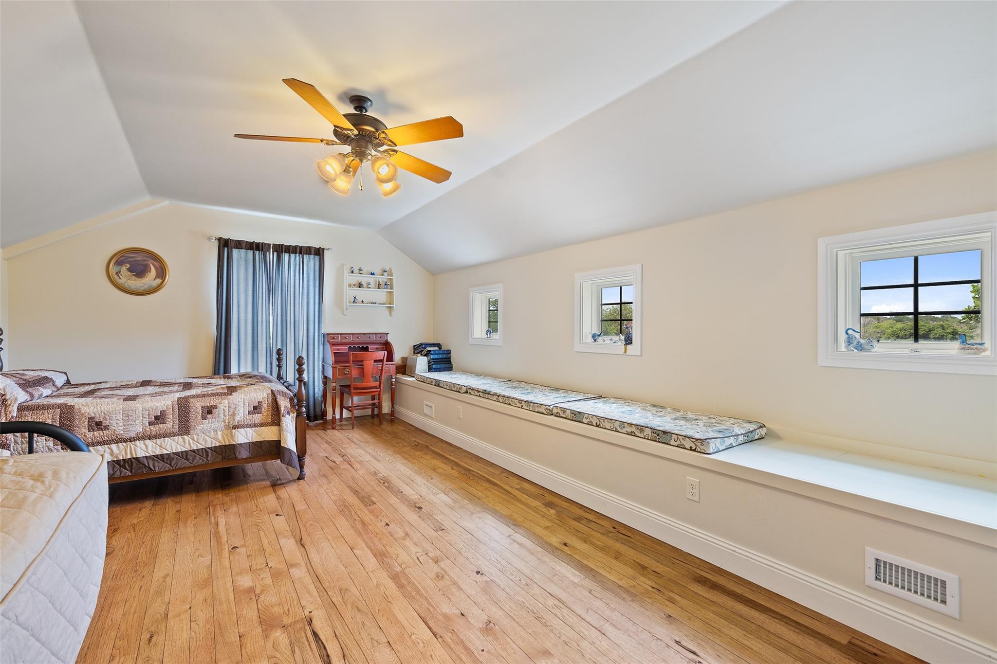 544 Alfred Henke Rd Property Photo 19