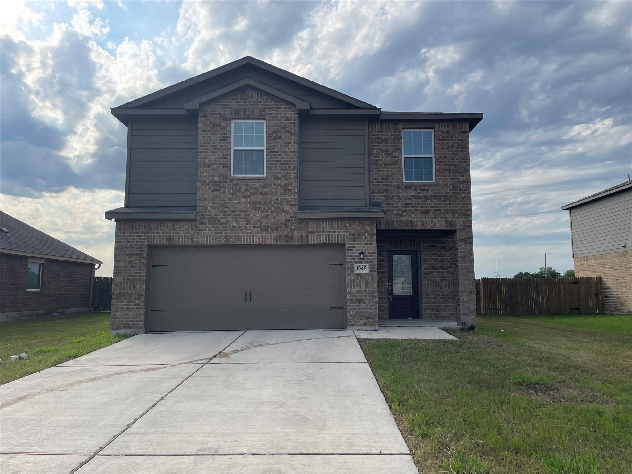 1048 Violet LN Property Photo 1