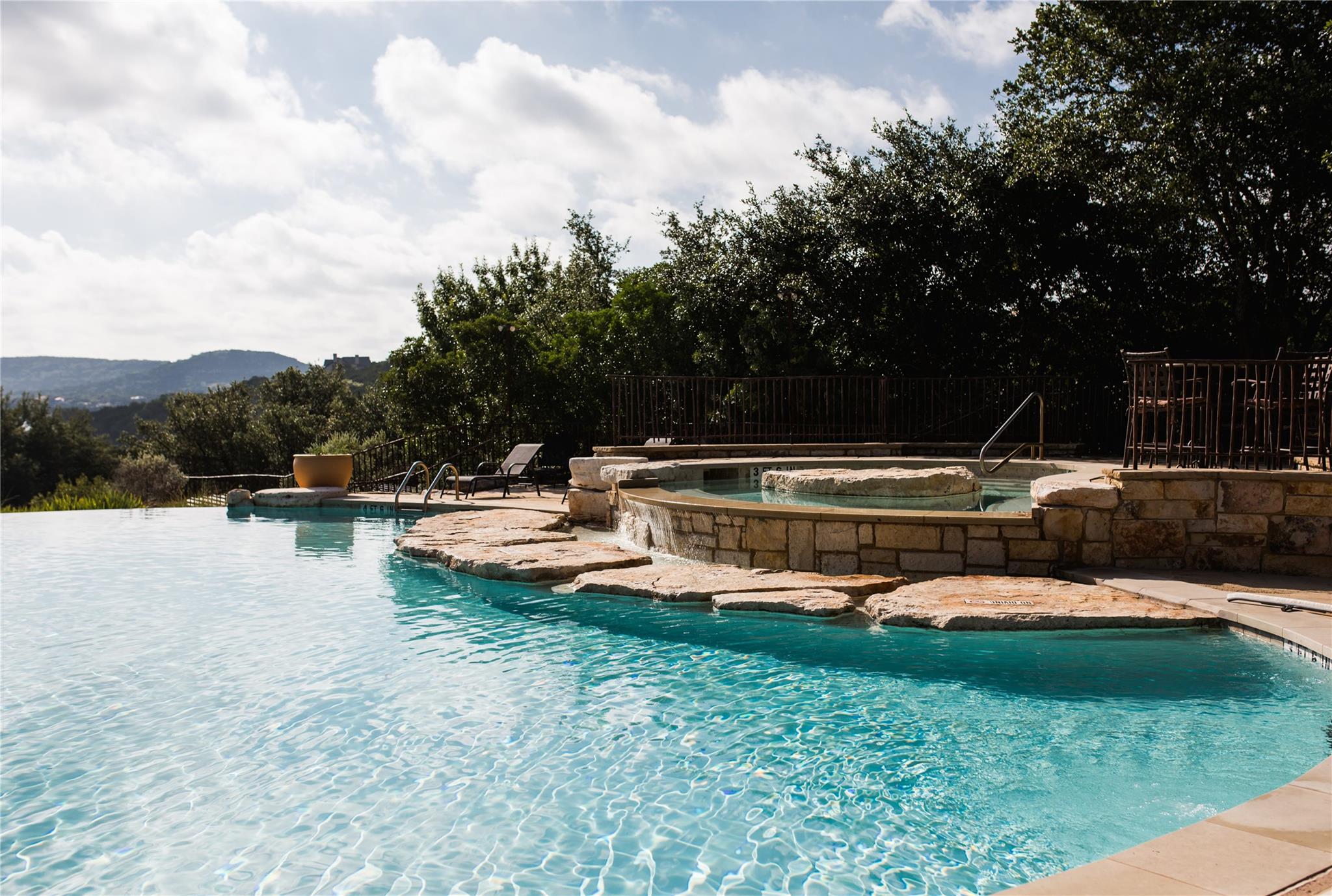 7249 Old Burnet Rd Property Photo 10