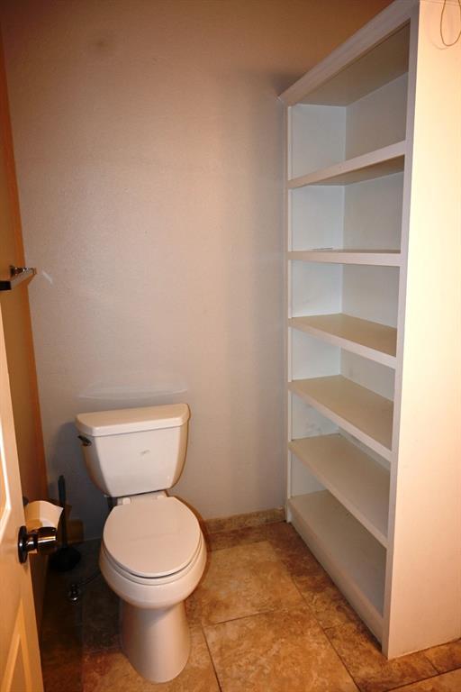 419 S Avenue C Property Photo 9