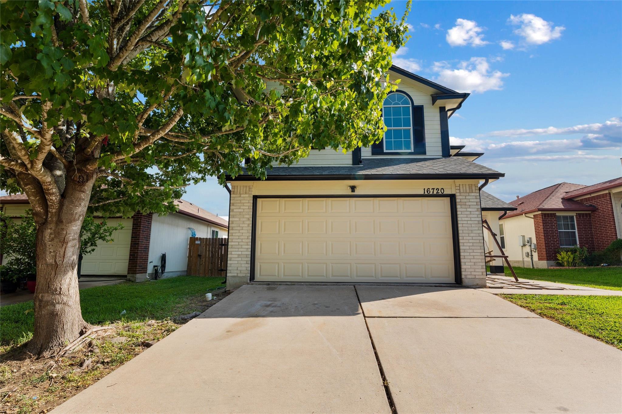 16720 Jaron Dr Property Photo 4