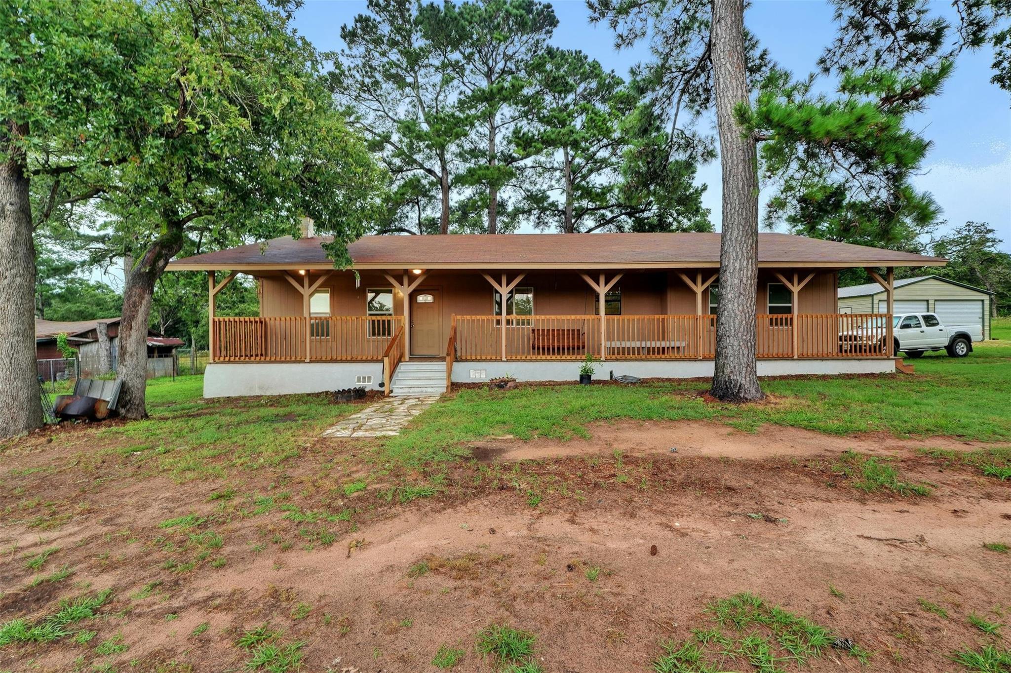 2169 Highway 304 Property Photo 1