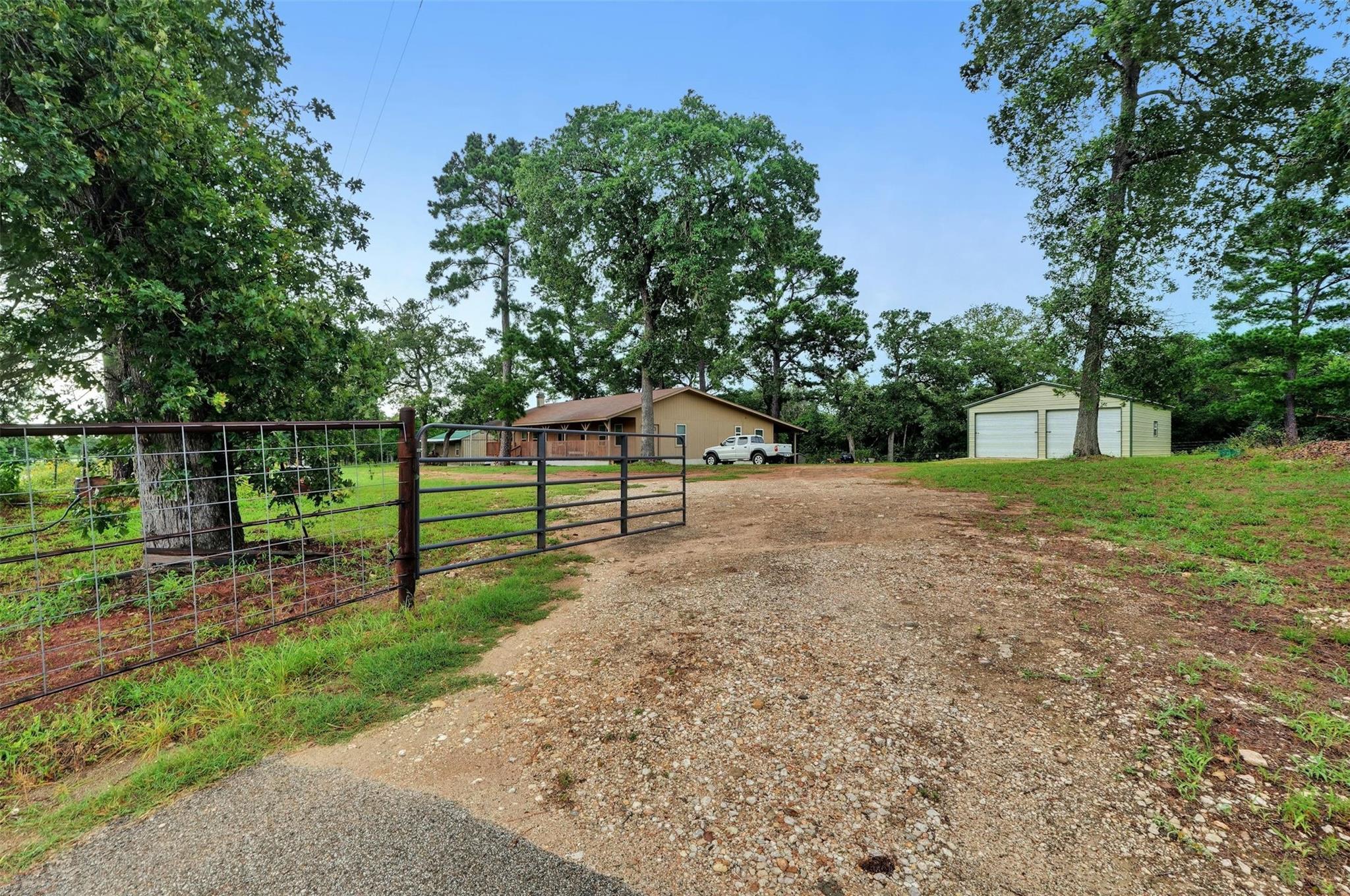 2169 Highway 304 Property Photo 3