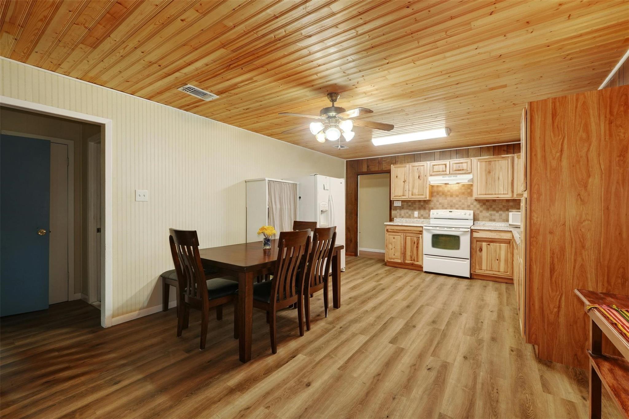 2169 Highway 304 Property Photo 7