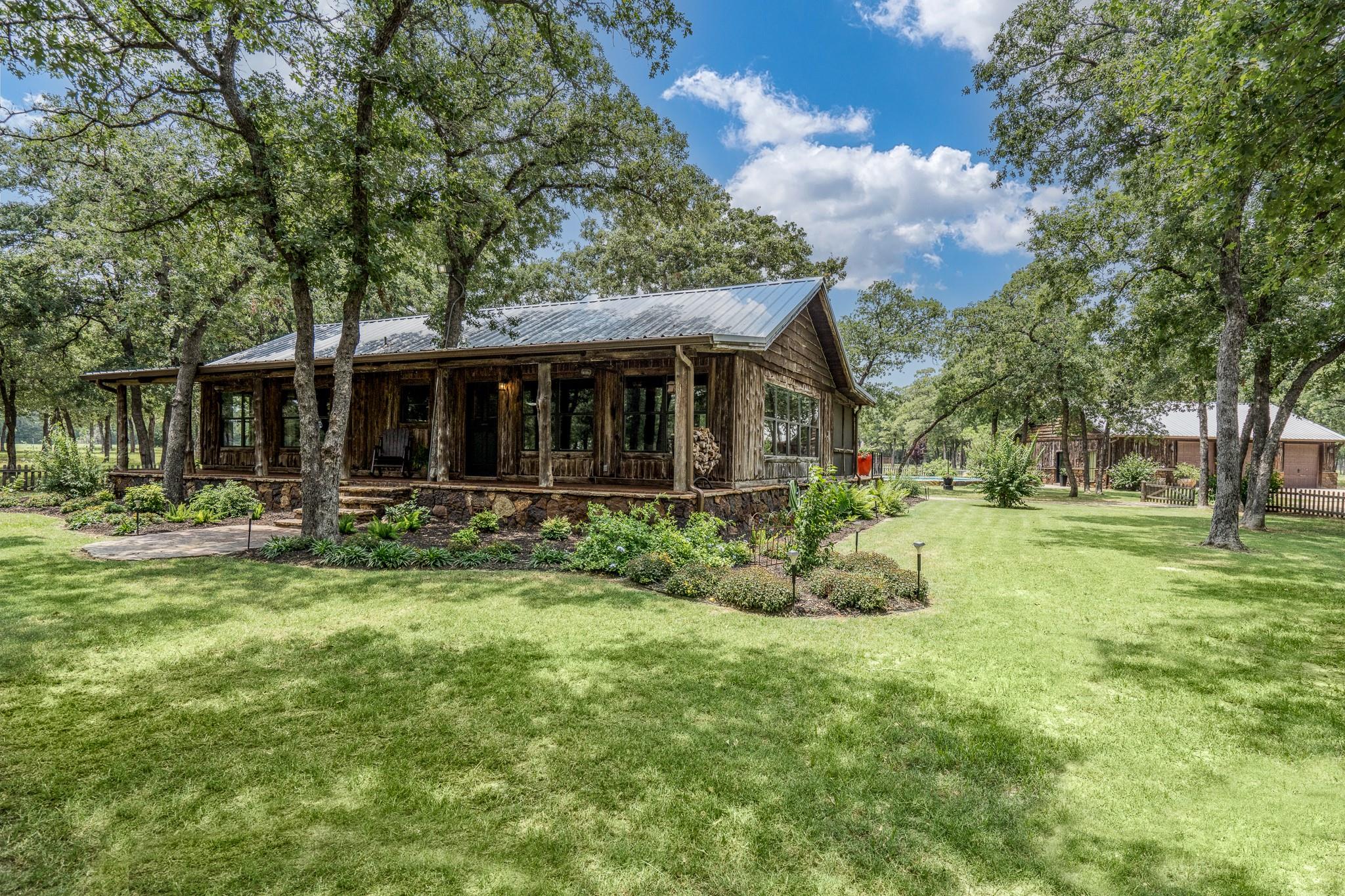 1672 Sayers Rd Property Photo 2