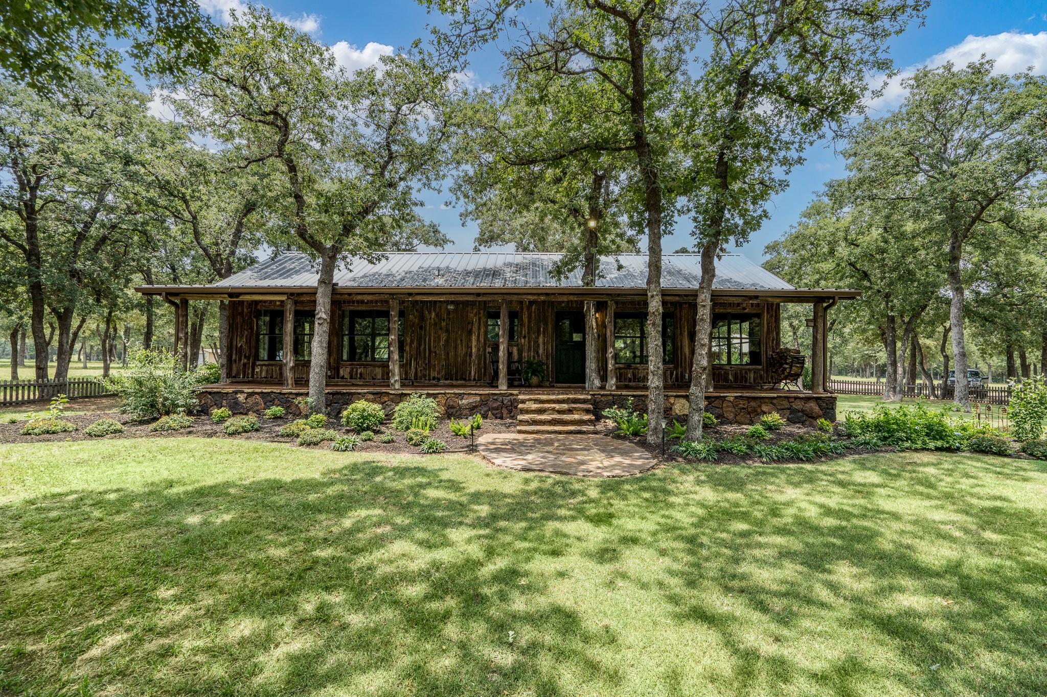 1672 Sayers Rd Property Photo 3
