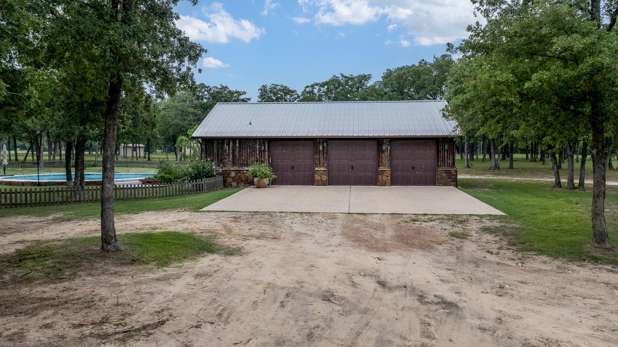 1672 Sayers Rd Property Photo 7
