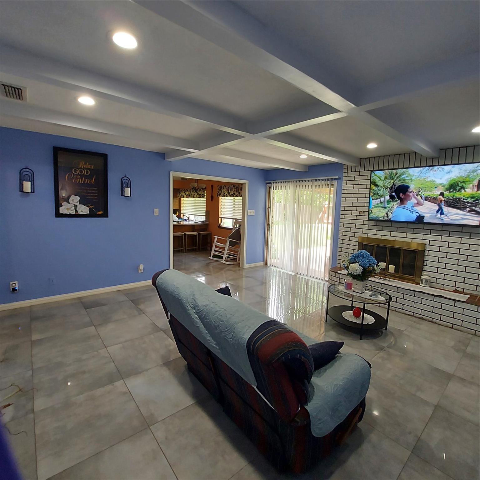 2303 Dover Rd Property Photo 6