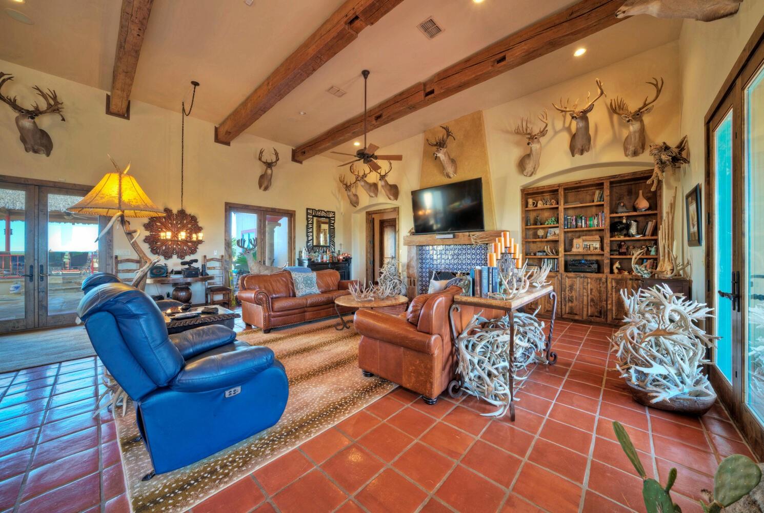 1372 Lyles Ranch Rd Property Photo 8