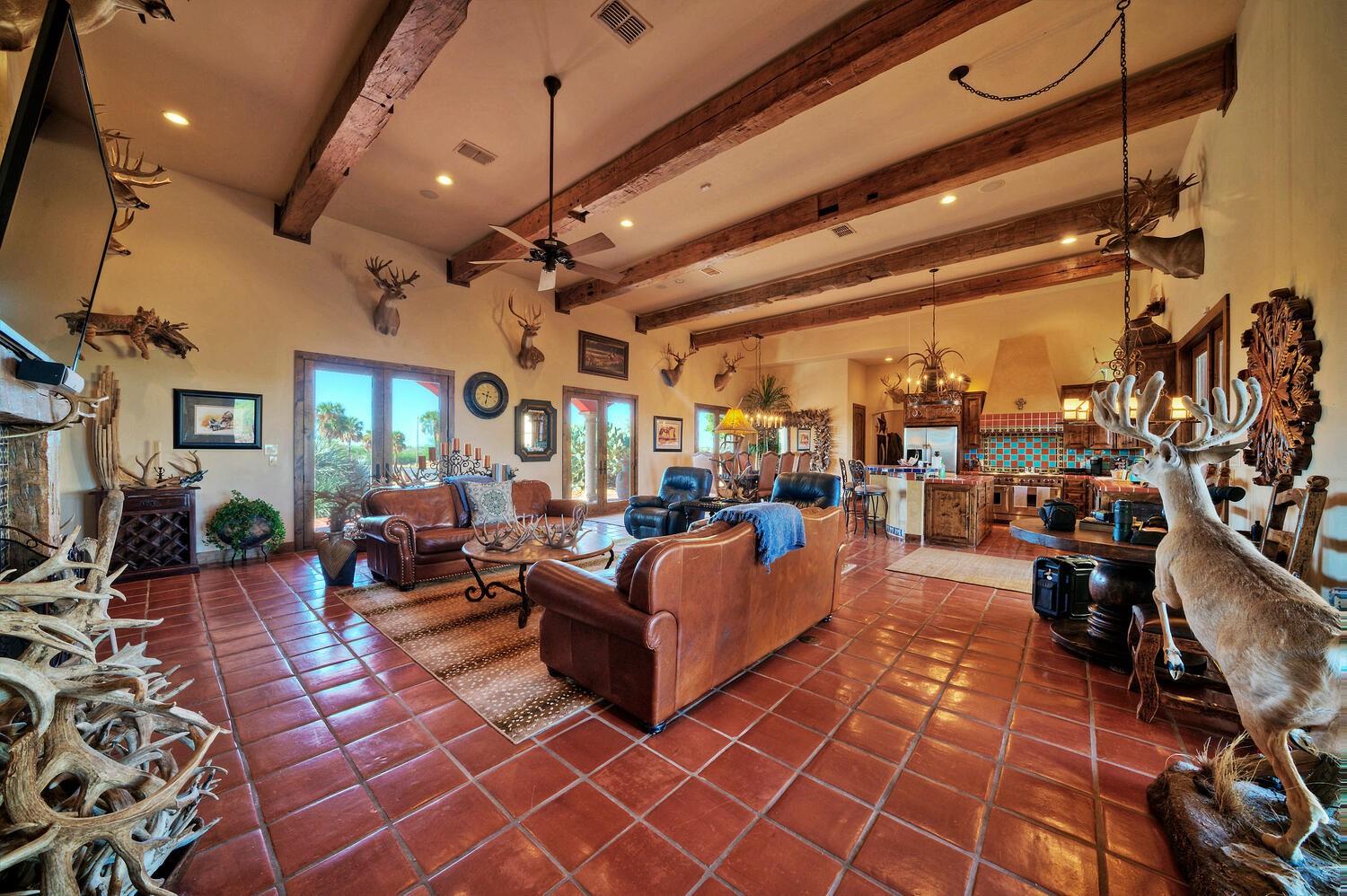 1372 Lyles Ranch Rd Property Photo 9