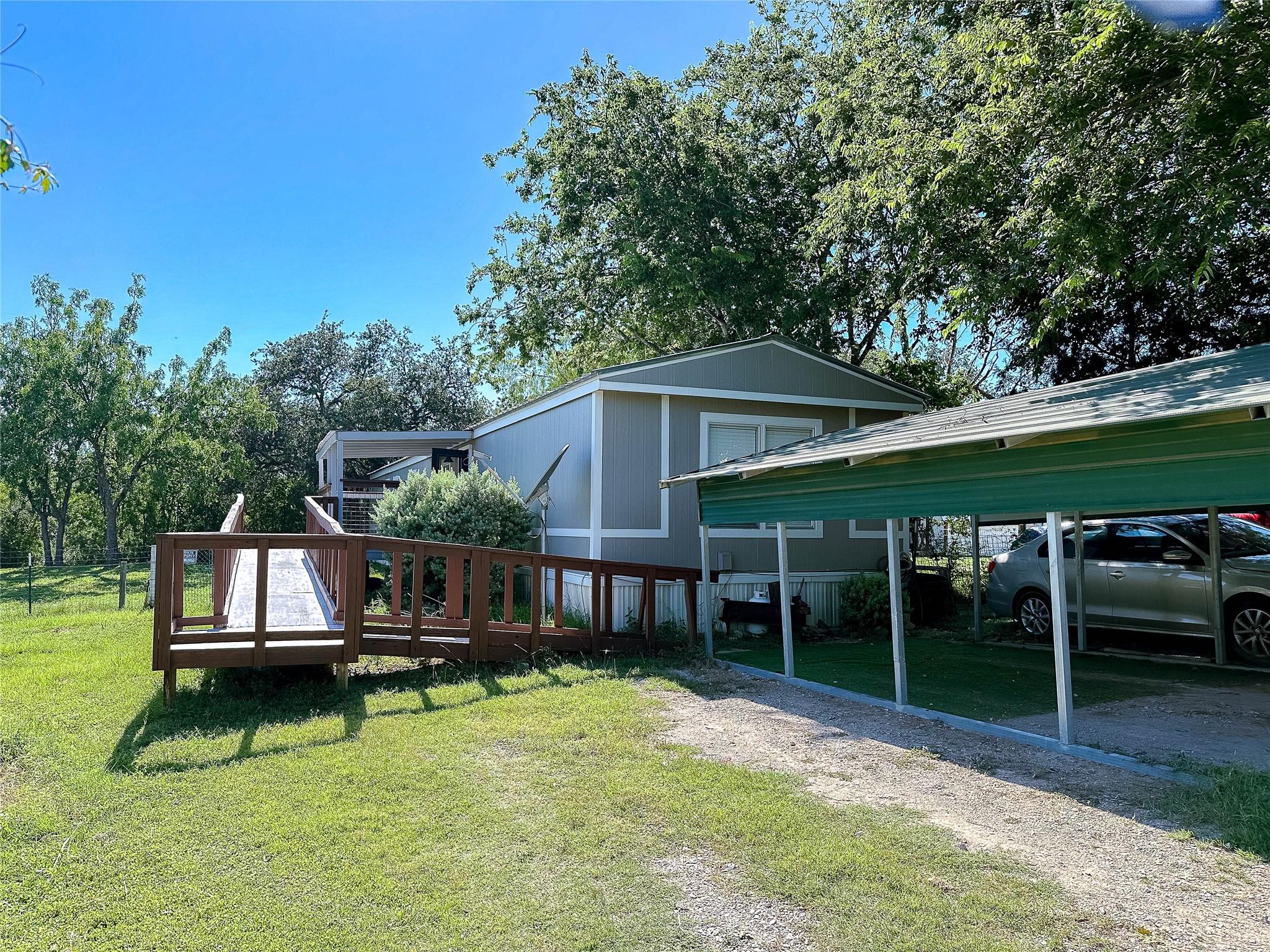 105 Singleton Dr Property Photo 17