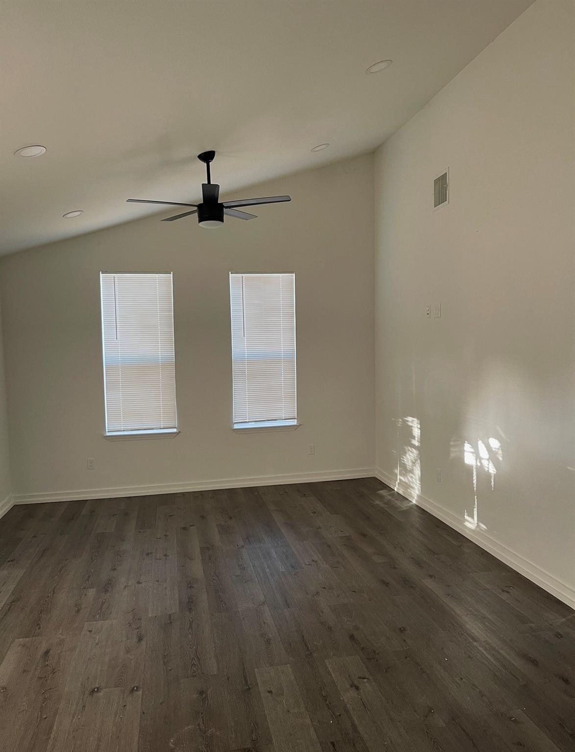 713 N Polk St Property Photo 3