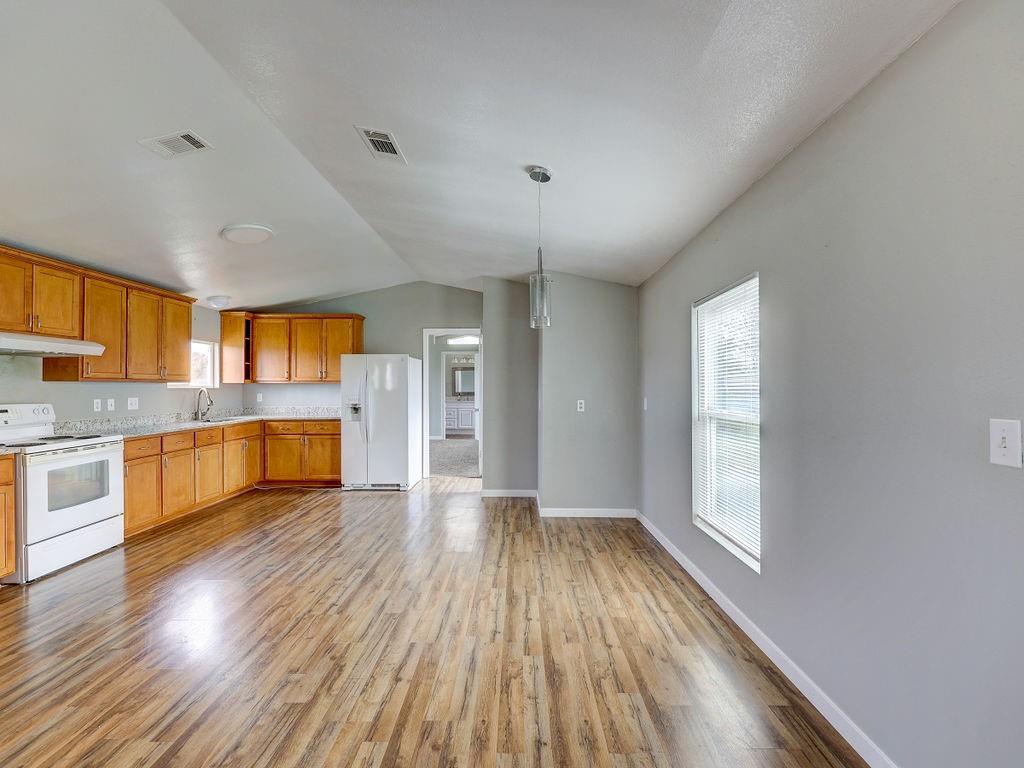599 Rocky Ridge Ln Property Photo 5