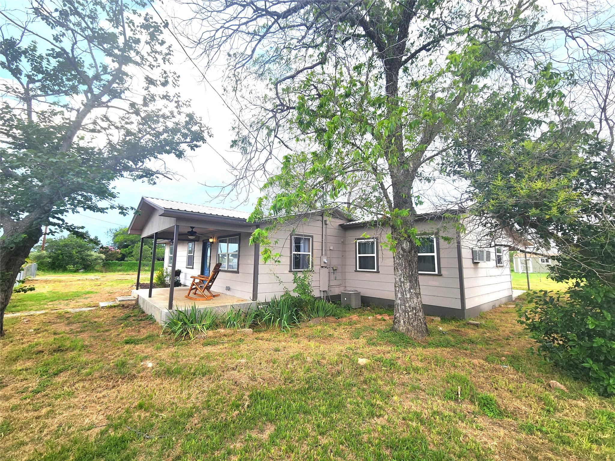 624 County Road 408d Property Photo 3